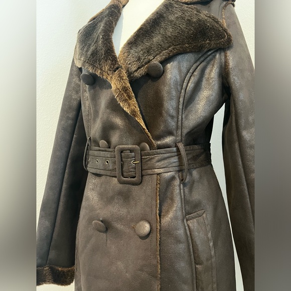 Davinchy Faux Shearling Winter Coat - Picture 5 of 11